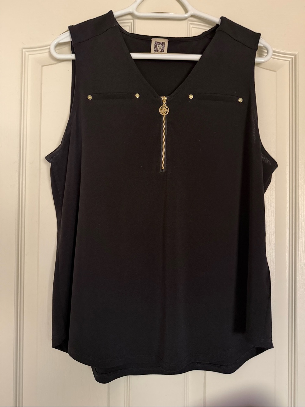 Anne Klein Black Sleeveless V-Neck Top with Gold Detail and Zipper